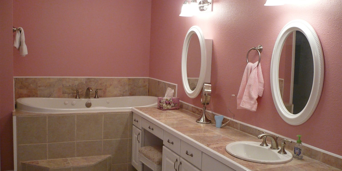 Emerald Small Bathroom Remodel Works: Crafting Dreams into Reality in Brandon, Florida