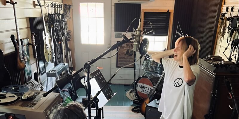 Lolly Lee's Musical Odyssey: Harnessing Authenticity in Heartfelt Debut Album