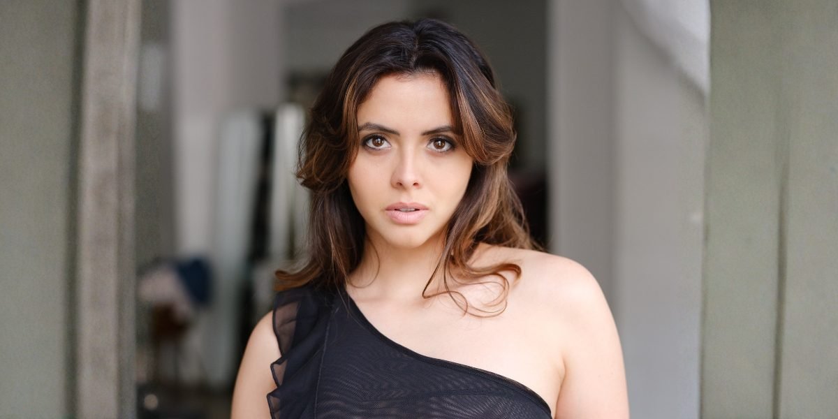 Isabela Quilodrán Moves Between Vertical Film and Theater
