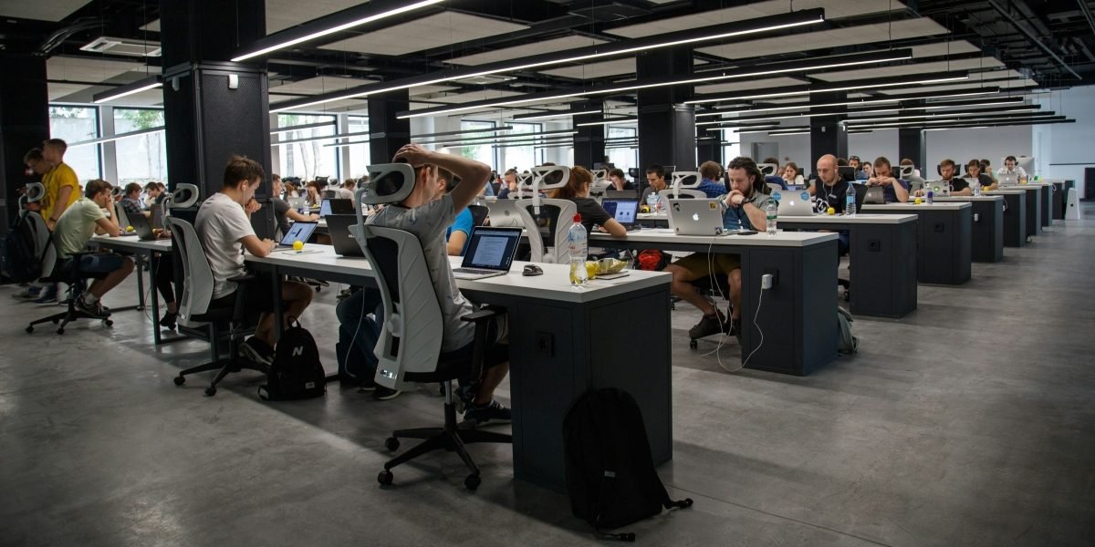 Marketing Crunch Names Omri Hurwitz Media at the Top as Tech Agencies Battle for Attention